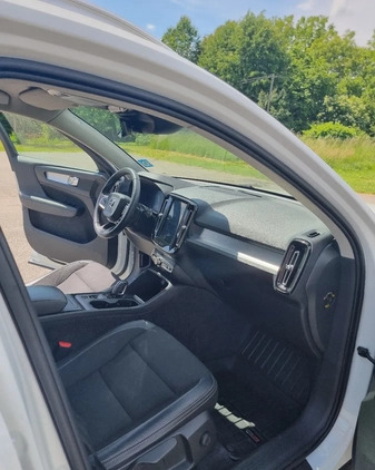Volvo XC 40 cena 114900 przebieg: 58000, rok produkcji 2019 z Gorlice małe 106